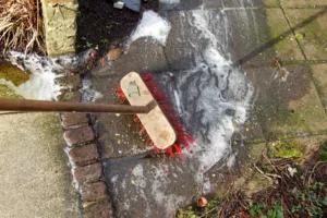 algen verwijderen van terrastegels