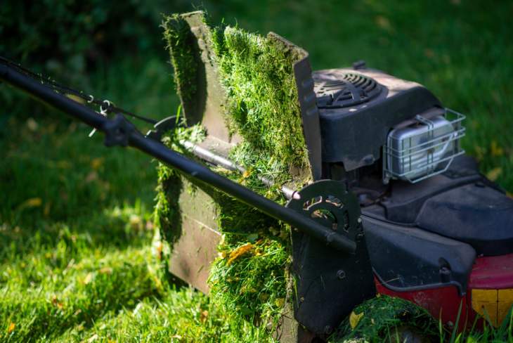 nat gras maaien verstopte maaier